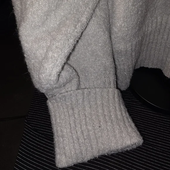 EFAN XL Women's Cream Sweater - Picture 6 of 7